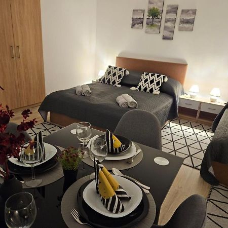 Holiness Apartmanok Szegedin Exterior foto