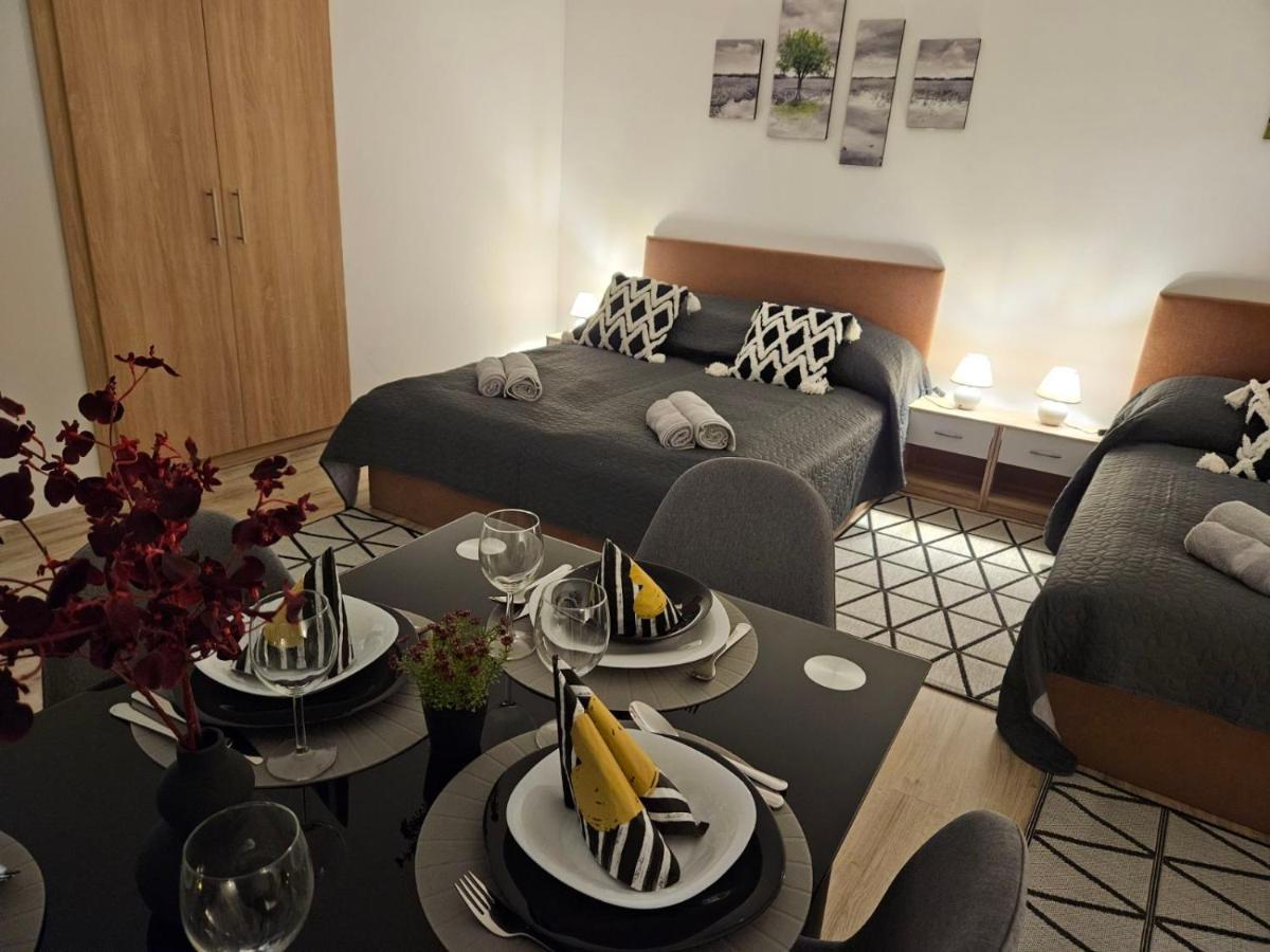 Holiness Apartmanok Szegedin Exterior foto