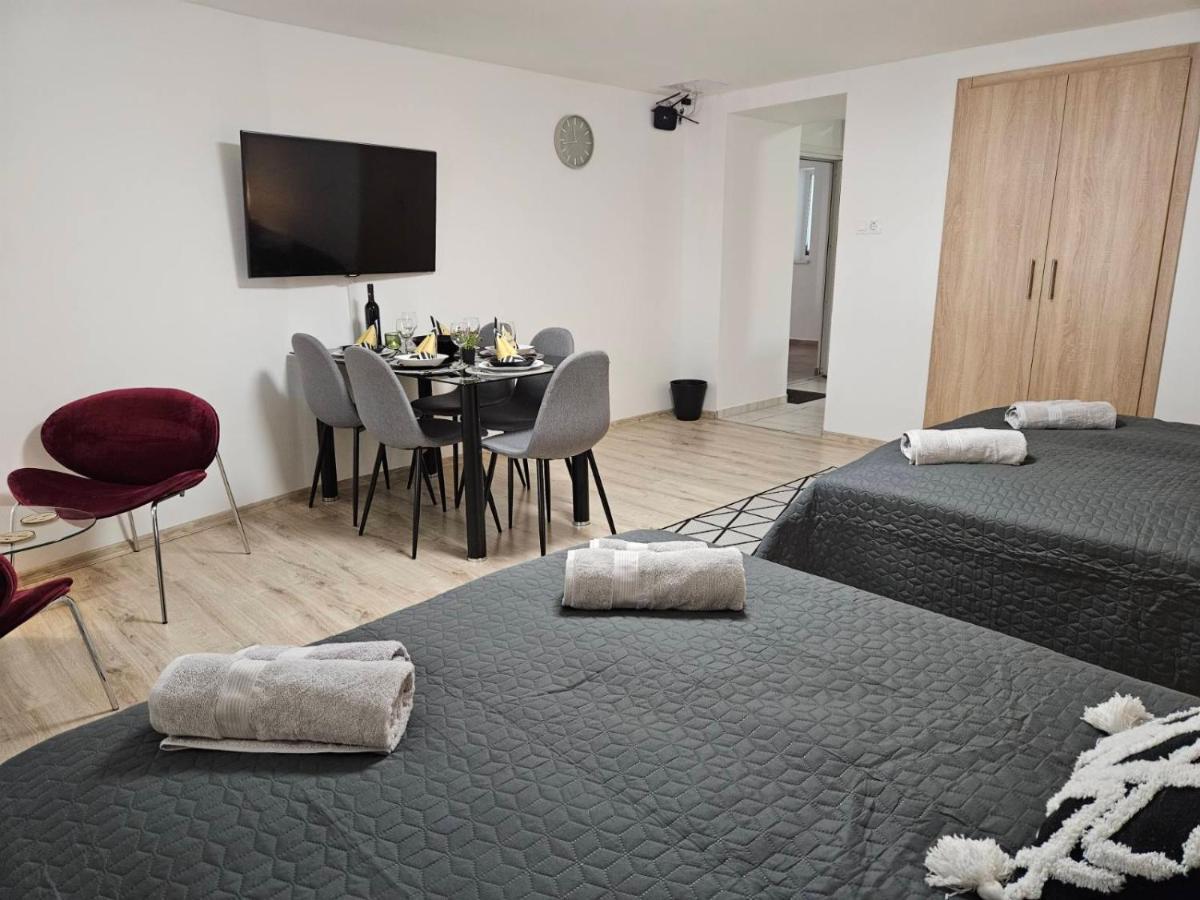 Holiness Apartmanok Szegedin Exterior foto