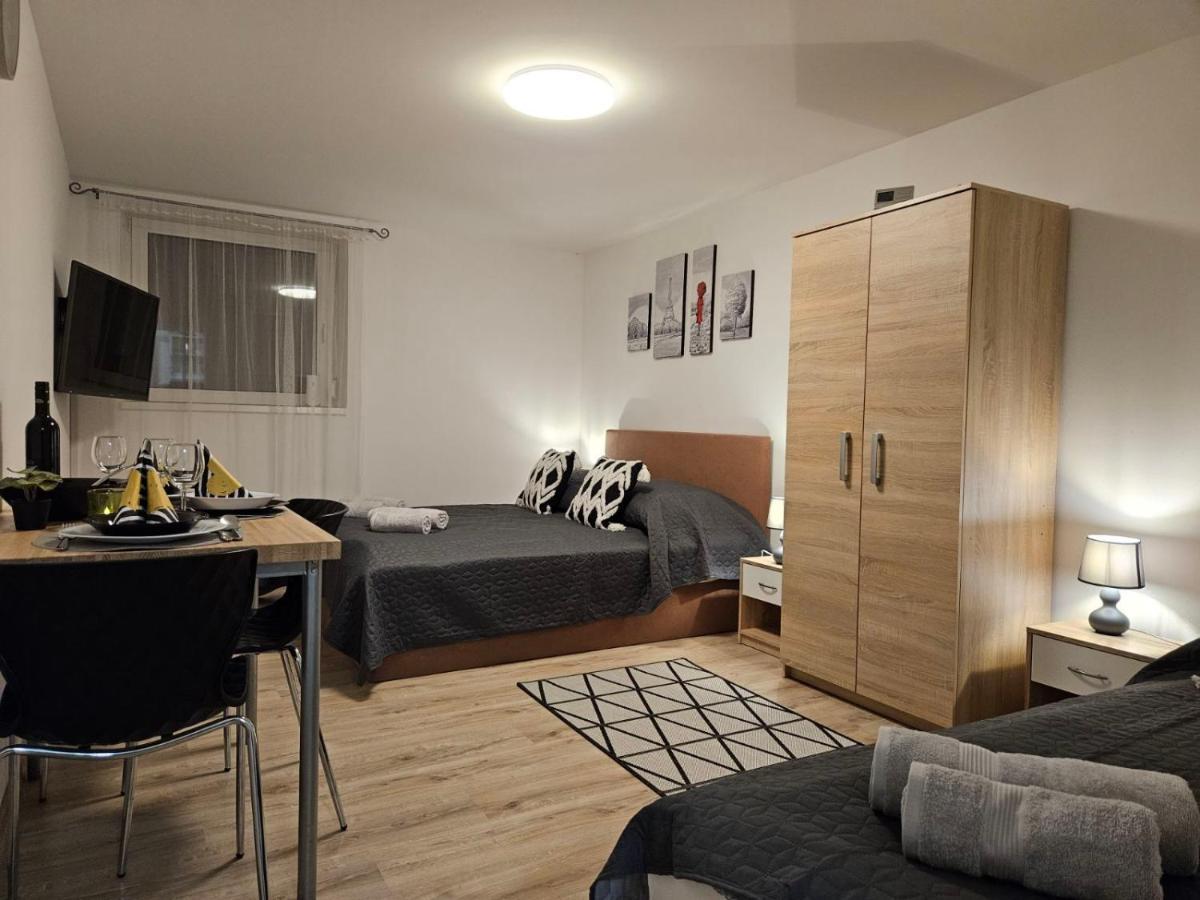 Holiness Apartmanok Szegedin Exterior foto