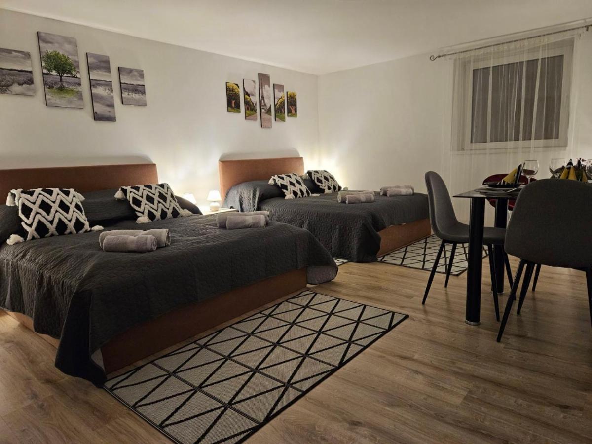 Holiness Apartmanok Szegedin Exterior foto