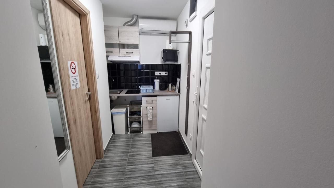 Holiness Apartmanok Szegedin Exterior foto