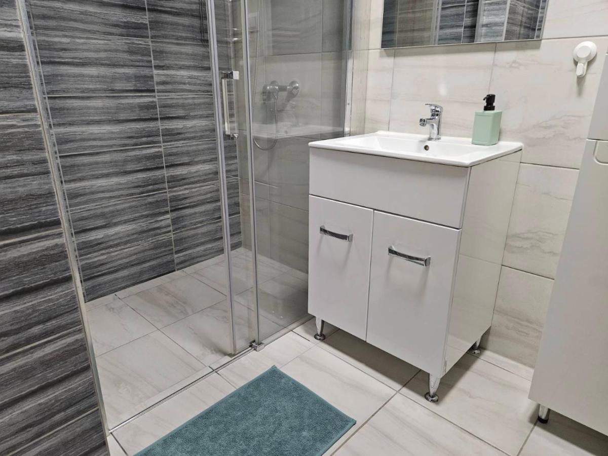Holiness Apartmanok Szegedin Exterior foto