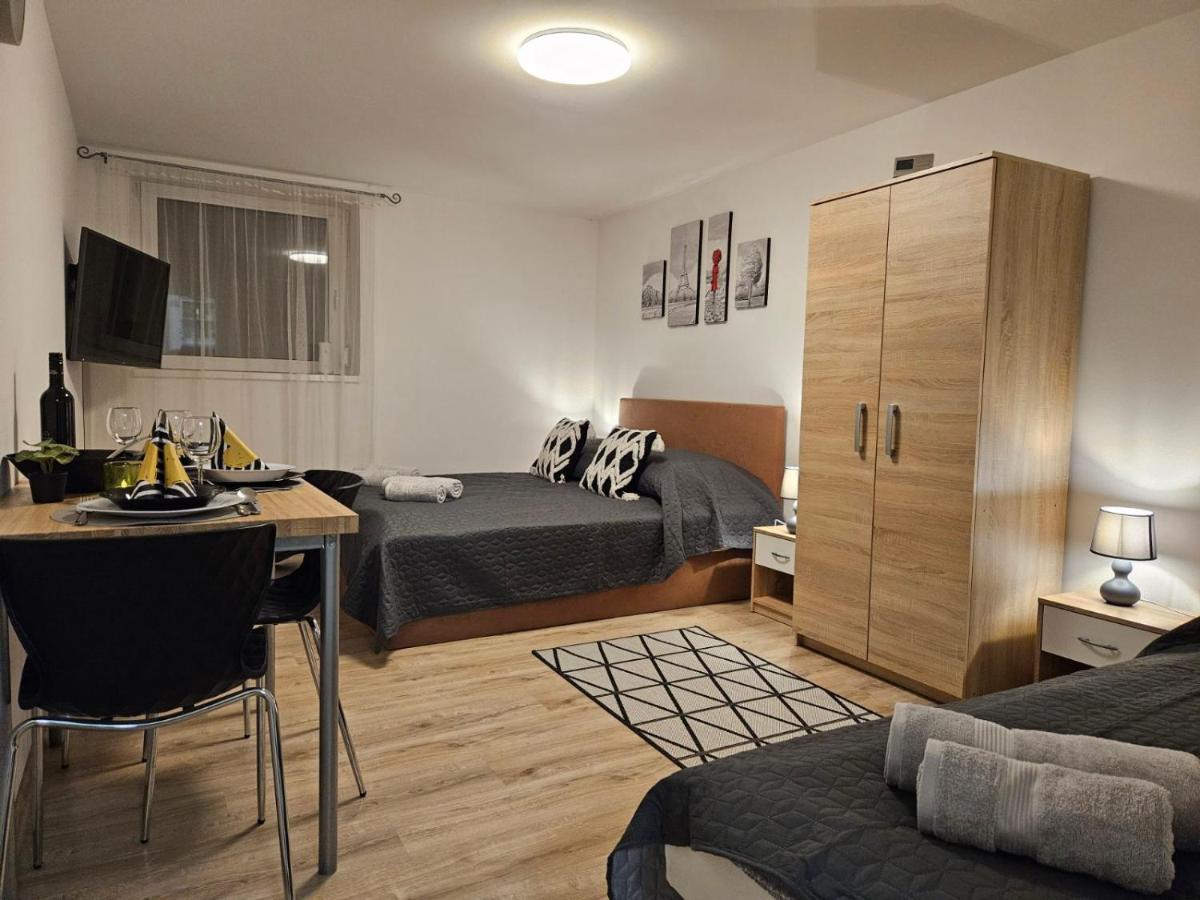 Holiness Apartmanok Szegedin Exterior foto
